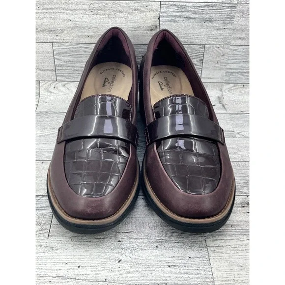Clarks Collection Women Burgundy Leather Croc Embossed Wedge Loafers Size 8 M - Picture 2 of 10